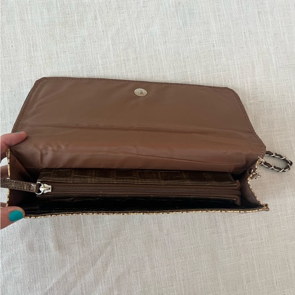 NWOT Bueno Tan and Brown Woven Clutch with Bow - Picture 13 of 13